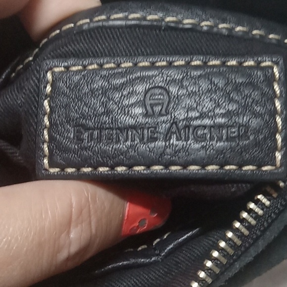 Etienne Aigner black leather wristlet - Picture 7 of 7